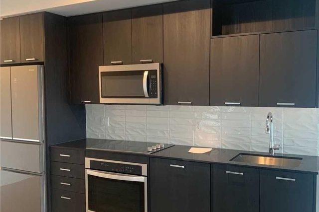 510 – 120 EAGLE ROCK WAY